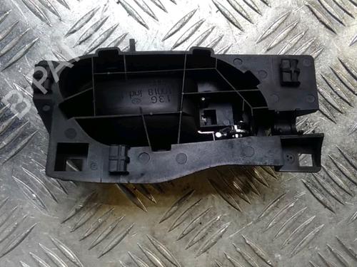 Used Front left interior door handle PEUGEOT 407 (6D_) 2.0 HDi 135 (6DRHRH, 6DRHRE, 6DRHRG, 6DRHRJ) (136 hp) 17339156