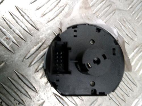 Used Headlight switch Headlight switch VW GOLF PLUS V (5M1, 521) 1.9 TDI (105 hp) 13302136 13302136