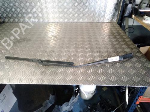 Used Front windshield wiper arm VW GOLF V (1K1) 1.9 TDI (105 hp) 14902812