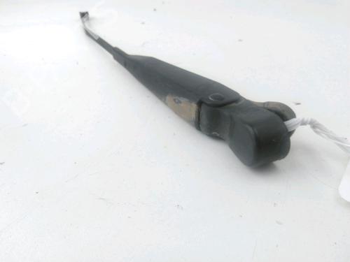 Used Front windshield wiper arm Front windshield wiper arm RENAULT RAPID Box Body/MPV (F40_, G40_) 1.1 (48 hp) 39755957 39755957