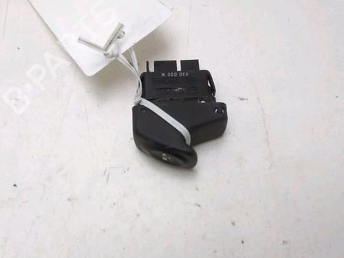Used Left front window switch Left front window switch RENAULT CLIO II (BB_, CB_) 1.2 (BB0A, BB0F, BB10, BB1K, BB28, BB2D, BB2H, CB0A,... (58 hp) 19498635 19498635