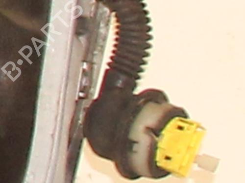 Used Left front door PEUGEOT 206 Hatchback (2A/C) 1.1 i (60 hp) 31372389