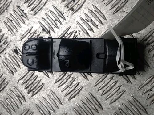 Used Left front window switch NISSAN JUKE (F15) 1.5 dCi (110 hp) 16204024