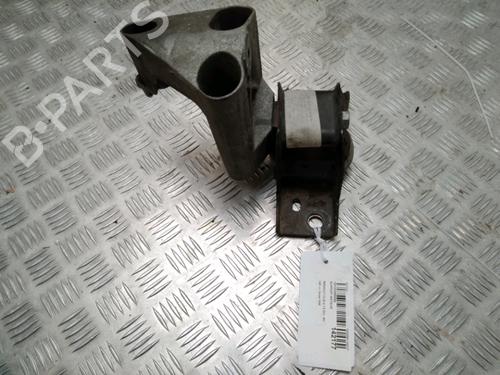 Used Engine mount RENAULT CLIO III (BR0/1, CR0/1) 1.5 dCi (BR17, CR17) (86 hp) 15047960