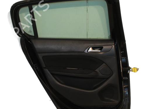 Used Left rear door Left rear door 31152111 31152111
