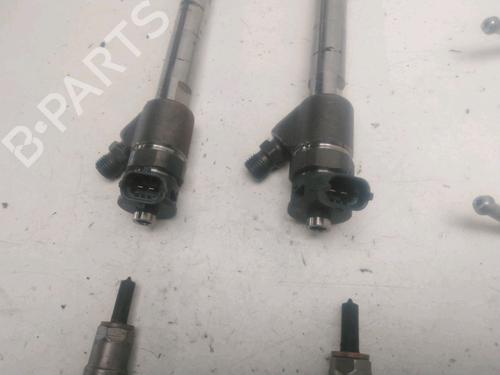 Used Injector Injector PEUGEOT 3008 II SUV (MC_, MR_, MJ_, M4_) 1.5 BlueHDi 130 (131 hp) 25750846 25750846