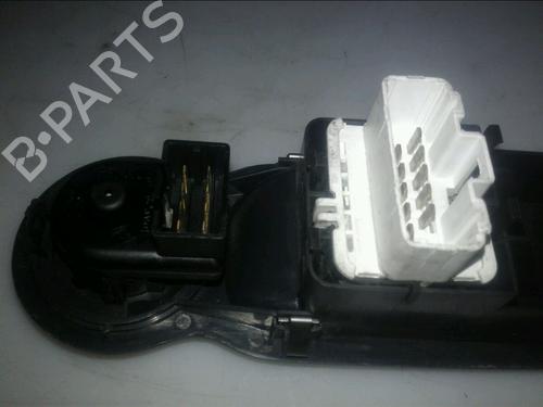 Used Left front window switch Left front window switch RENAULT MODUS / GRAND MODUS (F/JP0_) 1.5 dCi (FP0D, JP0D) (82 hp) 15755862 15755862