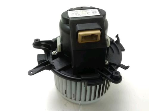 Used Heater blower motor PEUGEOT 3008 II SUV (MC_, MR_, MJ_, M4_) [2016-2025]  18206311