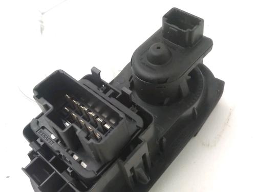 Used Left front window switch Left front window switch RENAULT MASTER III Van (FV) 2.3 dCi 145 FWD (FV0E, FV0F, FV0H, FV02, FV0M, FV0S,... (146 hp) 33894309 33894309