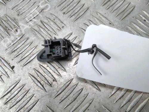 Used Warning switch RENAULT CAPTUR I (J5_, H5_) 1.5 dCi 90 (J5N4, J5M5, J5MW, J5M6, J5AL, J5AJ) (90 hp) 13079305