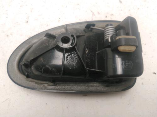 Used Rear left interior door handle Rear left interior door handle 23065561 23065561