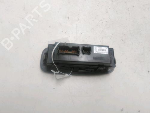 Used Left front window switch Left front window switch RENAULT KADJAR (HA_, HL_) 1.5 dCi 110 (HLA3) (110 hp) 28087065 28087065