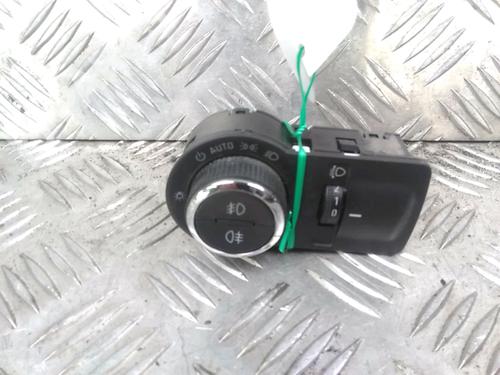 Used Headlight switch CHEVROLET AVEO Hatchback (T300) 1.4 (101 hp) 11713354