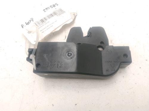 Used Tailgate lock PEUGEOT 407 (6D_) 2.0 HDi 135 (6DRHRH, 6DRHRE, 6DRHRG, 6DRHRJ) (136 hp) 23564024