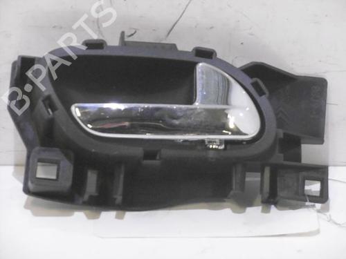 Used Front right interior door handle Front right interior door handle 15754488 15754488