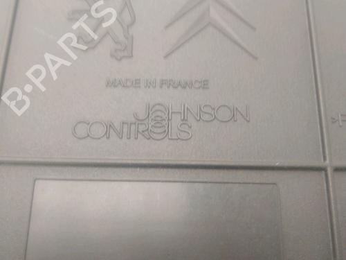Used Fuse box Fuse box 26898143 26898143