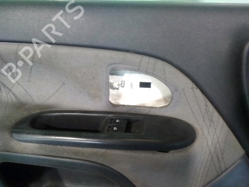 Dør venstre foran RENAULT CLIO II Hatchback Van (SB0/1/2_) [1998-2025]  28136851