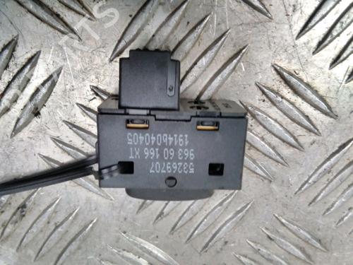 Used Right rear window switch PEUGEOT 407 (6D_) 2.0 HDi 135 (6DRHRH, 6DRHRE, 6DRHRG, 6DRHRJ) (136 hp) 13112517