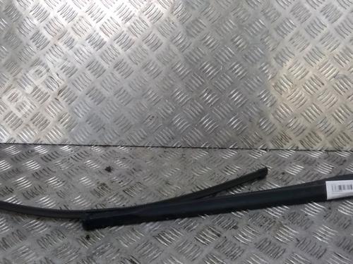Used Front windshield wiper arm SEAT LEON (1P1) 1.9 TDI (105 hp) 14902985