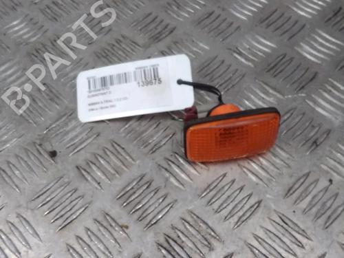 Used Right front indicator NISSAN X-TRAIL I (T30) 2.2 Di 4x4 (114 hp) 13082937