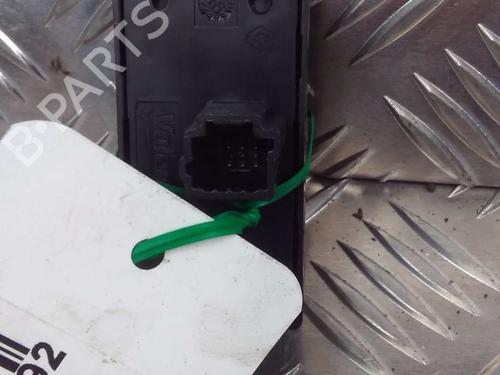 Used Warning switch RENAULT SCÉNIC III (JZ0/1_) 1.5 dCi (110 hp) 11518380