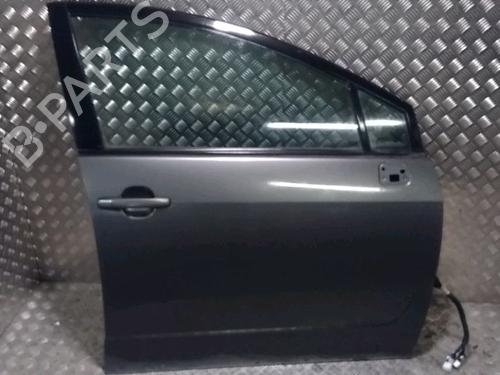 Used Right front door TOYOTA COROLLA Verso (ZER_, ZZE12_, R1_) 2.0 D-4D (CUR10_, CUR10R) (116 hp) 23181228