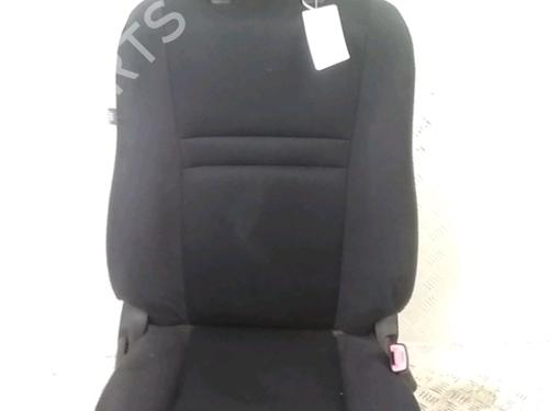 Stol høyre foran TOYOTA HILUX VII Pickup (_N1_, _N2_, _N3_) 2.5 D-4D 4WD (KUN25) (144 hp) 32487065