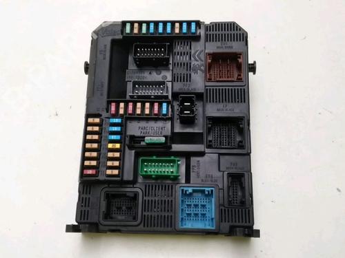 Fuse box PEUGEOT 2008 I (CU_) 1.2 PureTech 82 | BP18887724E1 - Image 3