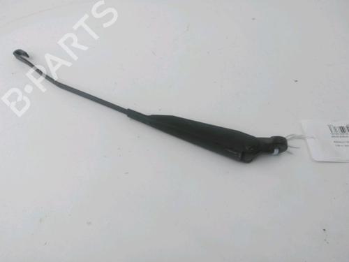 Used Front windshield wiper arm Front windshield wiper arm RENAULT RAPID Box Body/MPV (F40_, G40_) 1.1 (48 hp) 39755958 39755958