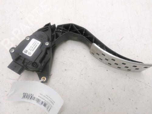 Pedal RENAULT CAPTUR I (J5_, H5_) 0.9 TCe 90 (90 hp) 29516647
