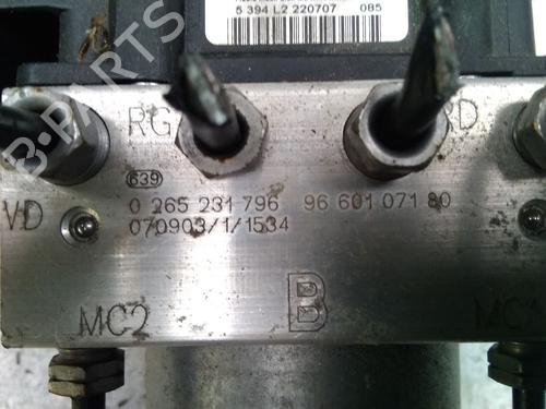 Used ABS pump ABS pump PEUGEOT 308 I (4A_, 4C_) 1.6 HDi (109 hp) 15749955 15749955