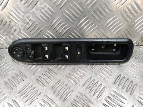 Used Left front window switch PEUGEOT 407 (6D_) 2.0 HDi 135 (6DRHRH, 6DRHRE, 6DRHRG, 6DRHRJ) (136 hp) 17038244