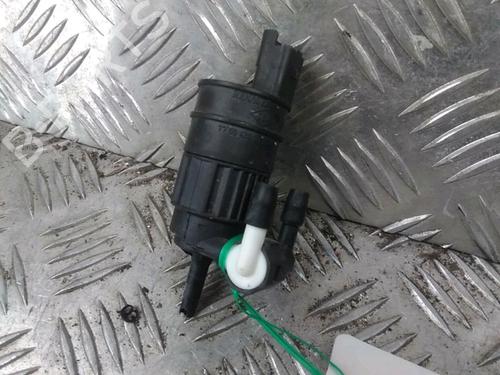 Used Washer pump RENAULT TWINGO I (C06_) 1.2 (C066, C068) (58 hp) 14904480