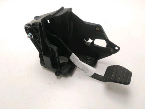 Used Break pedal RENAULT MASTER III Van (FV) 2.3 dCi 145 FWD (FV0E, FV0F, FV0H, FV02, FV0M, FV0S,... (146 hp) 19917546