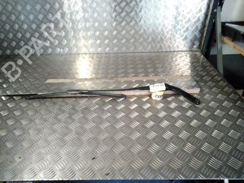 Used Front windshield wiper arm BMW 1 (E81) 118 d (143 hp) 14903201