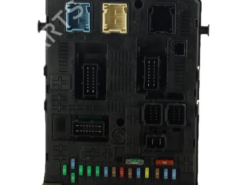 Used Fuse box Fuse box 38973618 38973618