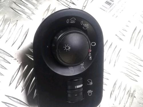 Used Headlight switch SEAT LEON (1P1) 1.9 TDI (105 hp) 13094154