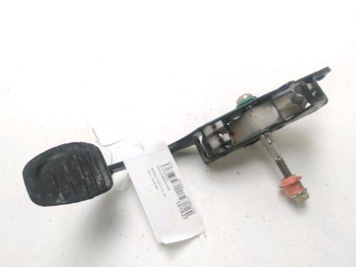 Used Clutch pedal RENAULT CLIO II (BB_, CB_) 1.4 (B/CB0C, B/CB0S) (75 hp) 24881807