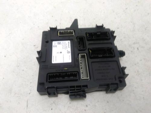 Used Fuse box Fuse box RENAULT CLIO V (B7_) 1.0 TCe 100 (B7MT) (101 hp) 28121208 28121208