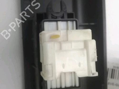 Used Left rear window switch NISSAN X-TRAIL I (T30) 2.2 Di 4x4 (114 hp) 28105645
