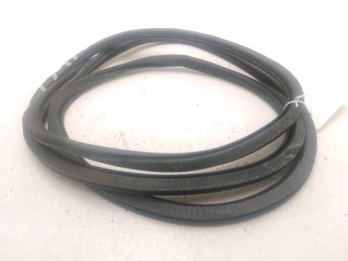 Used Rubber door seal VW POLO IV (9N_, 9A_) 1.4 16V (75 hp) 26571066