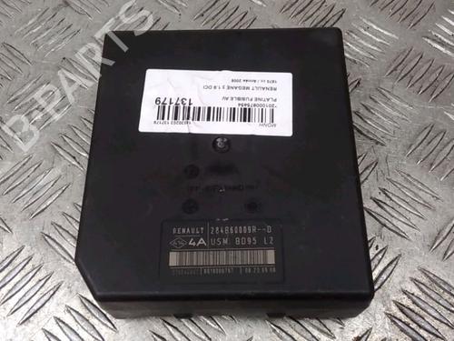 Used Fuse box Fuse box RENAULT MEGANE III Hatchback (BZ0/1_, B3_) 1.9 dCi (BZ0N, BZ0J) (131 hp) 13078439 13078439