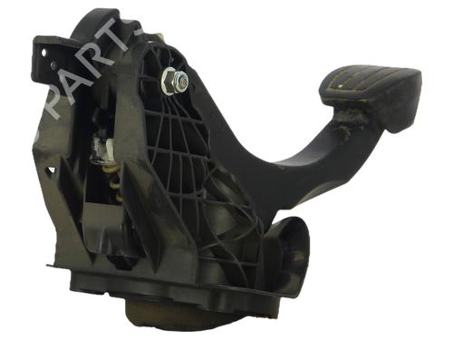 clutch-pedal-citroen-c4-picasso-ii-2013-39419361 main image