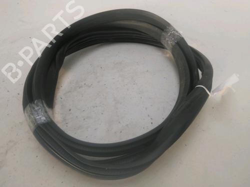 Used Rubber door seal RENAULT CAPTUR I (J5_, H5_) 0.9 TCe 90 (90 hp) 30140133