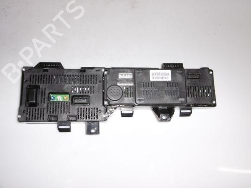 Used Display monitor RENAULT SCÉNIC III (JZ0/1_) 1.5 dCi (106 hp) 15753309