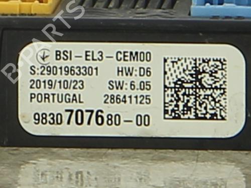 Used Fuse box Fuse box 39419343 39419343