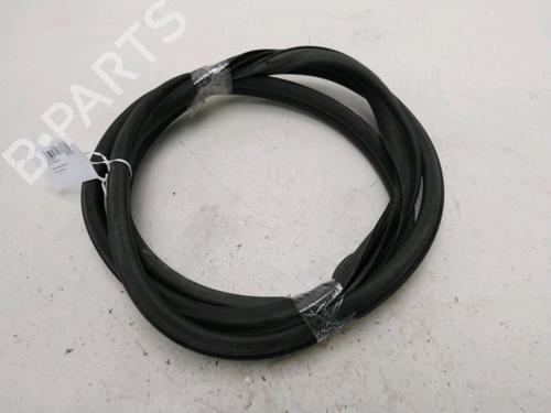 Used Rubber door seal SKODA FABIA III Estate (NJ5) 1.4 TDI (90 hp) 29516666