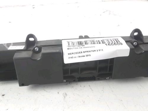 Used Warning switch Warning switch MERCEDES-BENZ SPRINTER 5-t Platform/Chassis (B906) 513 CDI (906.155, 906.253, 906.255, 906.153) (129 hp) 33680192 33680192