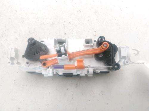 Used Climate control Climate control PEUGEOT 208 I (CA_, CC_) 1.6 HDi / BlueHDi 75 (75 hp) 27268319 27268319