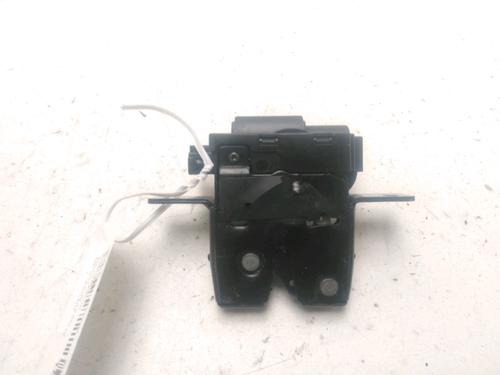 Used Tailgate lock RENAULT CLIO III Hatchback Van (SB_, SR_) 1.5 dCi (68 hp) 23899132